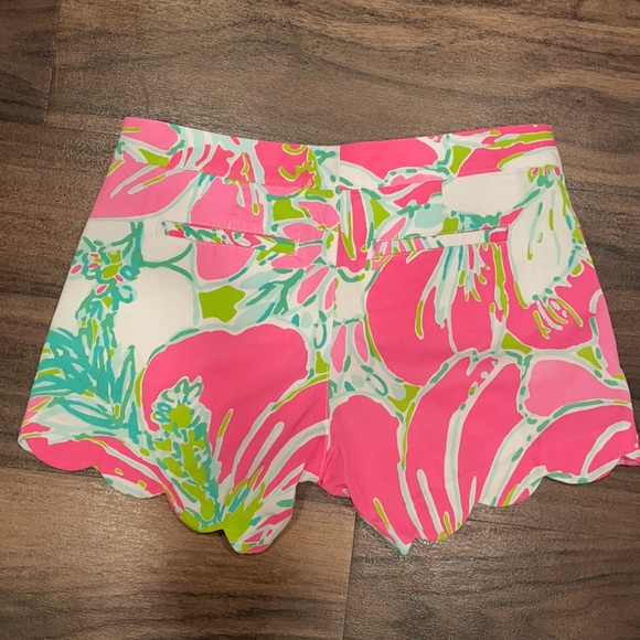 Lilly Pulitzer Shorts - Picture 2 of 4